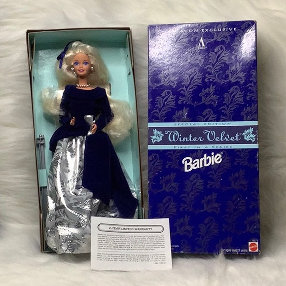 NRFB Vintage 1995 AVON ~ Winter Velvet Barbie Doll ❄️ - Picture 1 of 12
